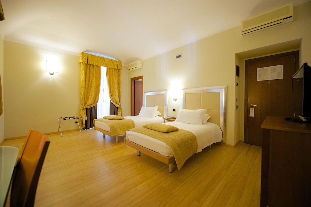 Best Western Crystal Palace Hotel 28/55