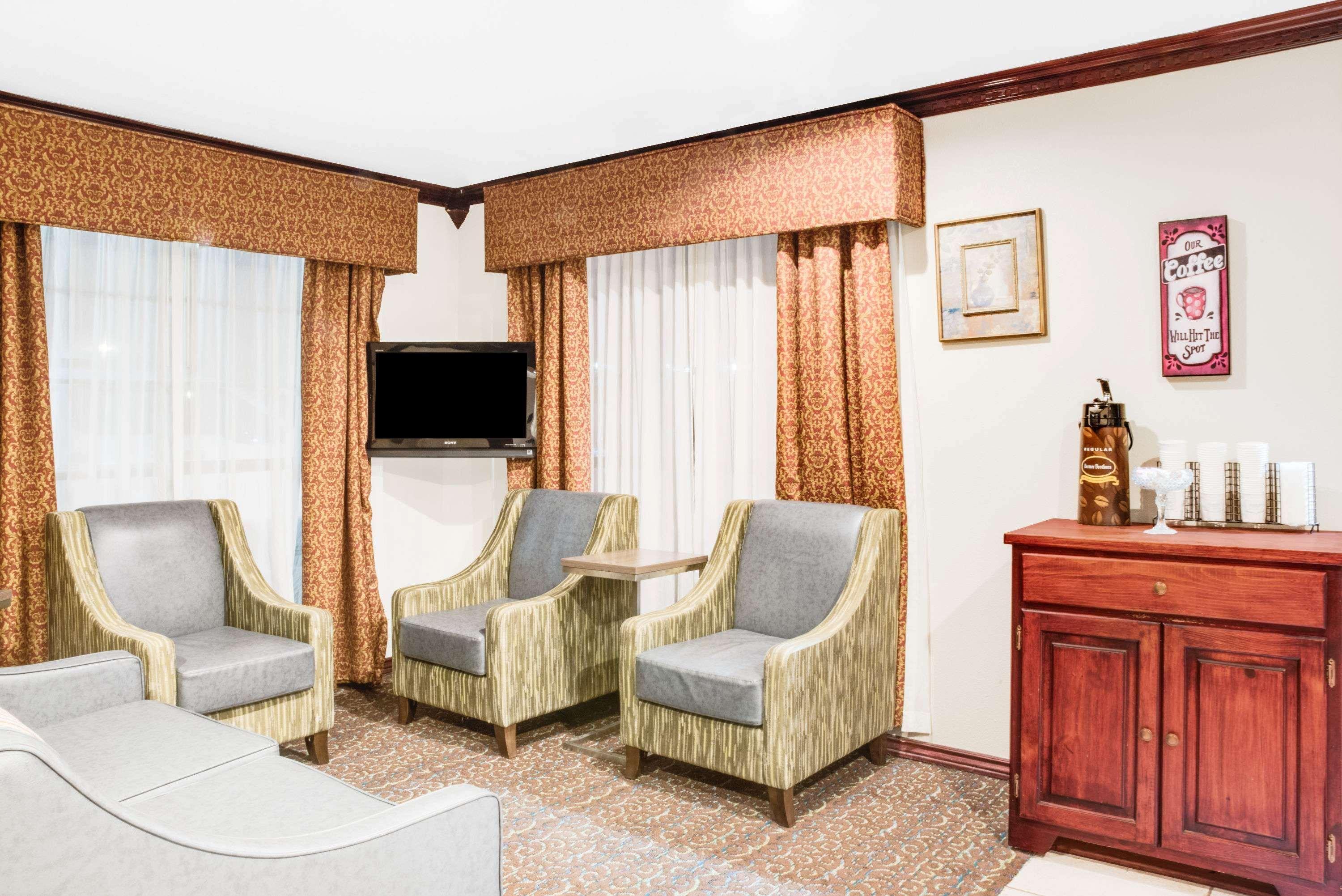 Super 8 By Wyndham Big Spring Tx Motel 8/12
