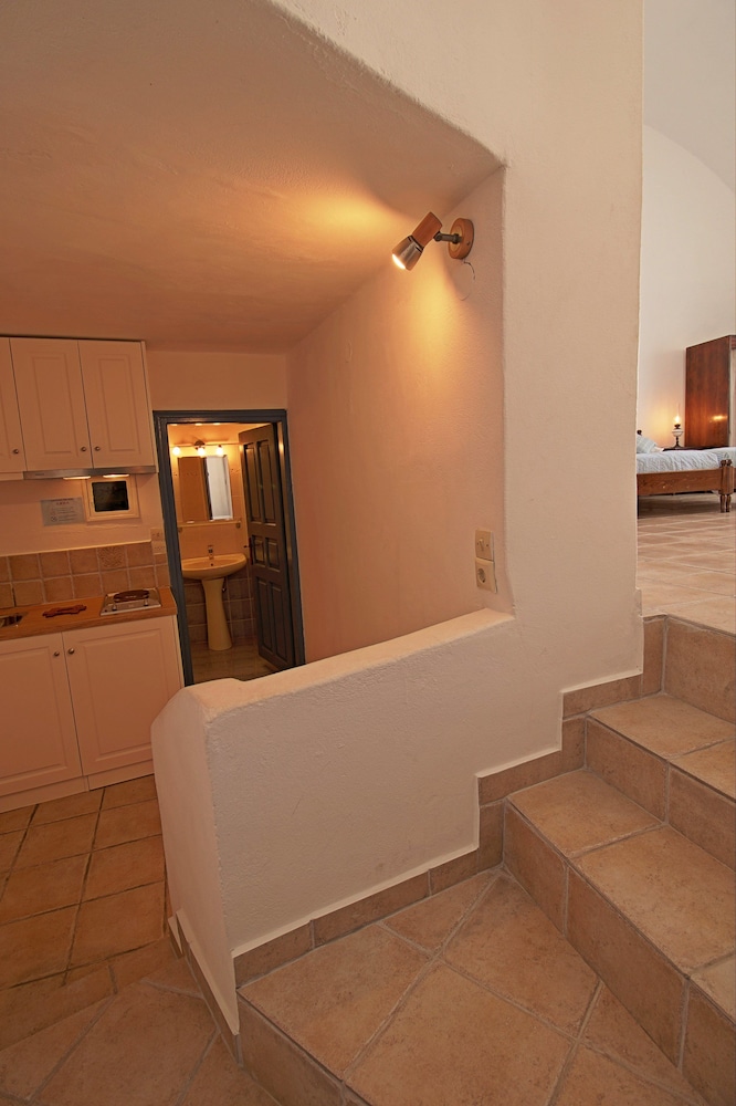Aethrio Sunset Village Oia 38/87