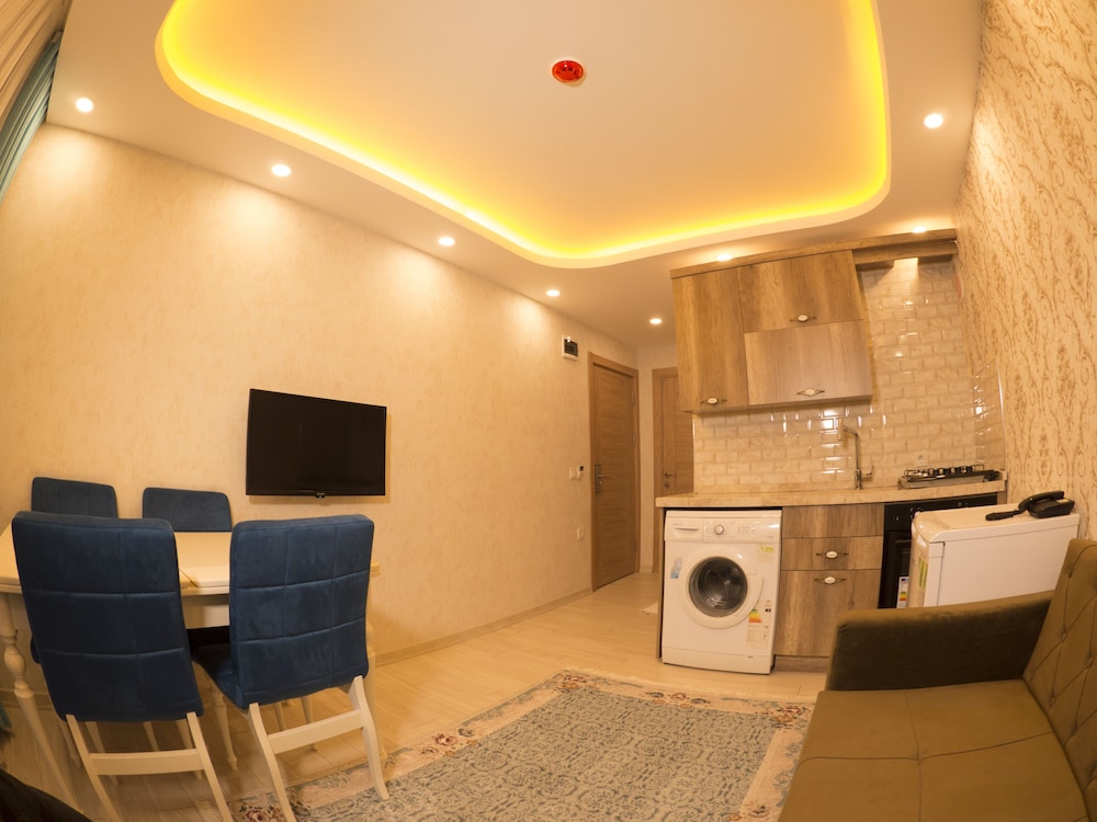 Elif Inan Motel 42/50