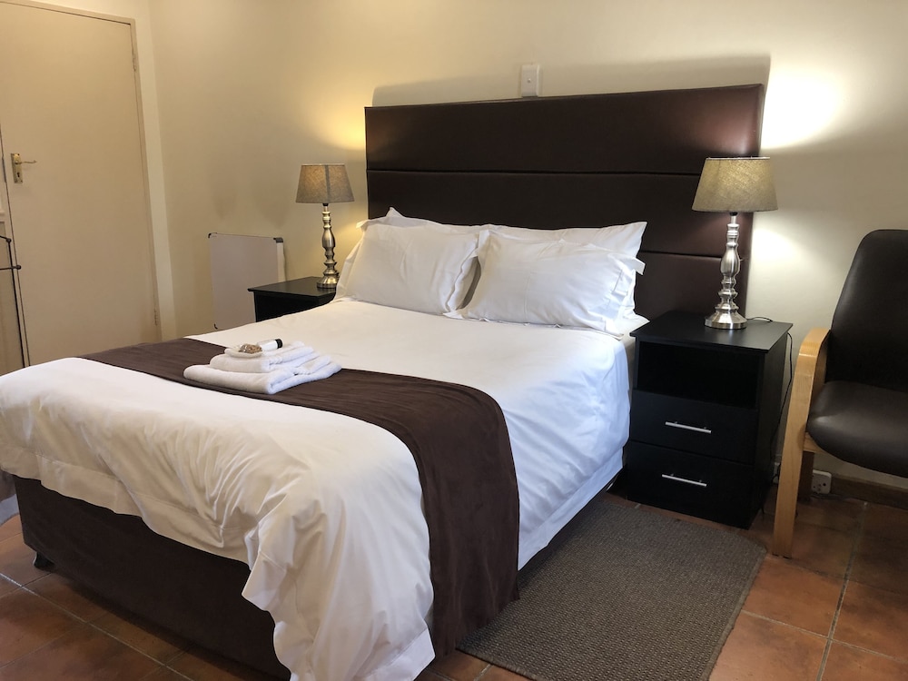 Clubview Guest House 15/40