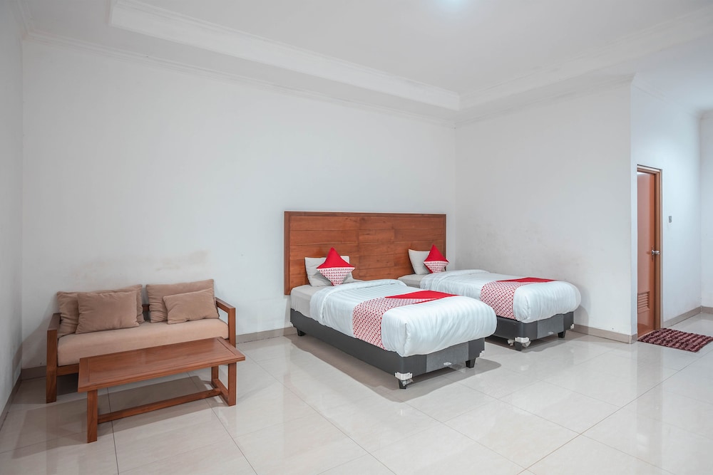 OYO 686 Bunga Karang Hotel 27/46