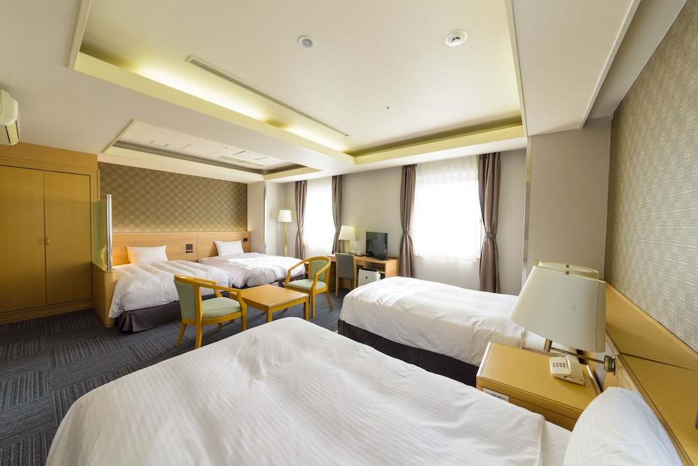 Surestay Plus Hotel By Best Western Shin-Osaka 11/45