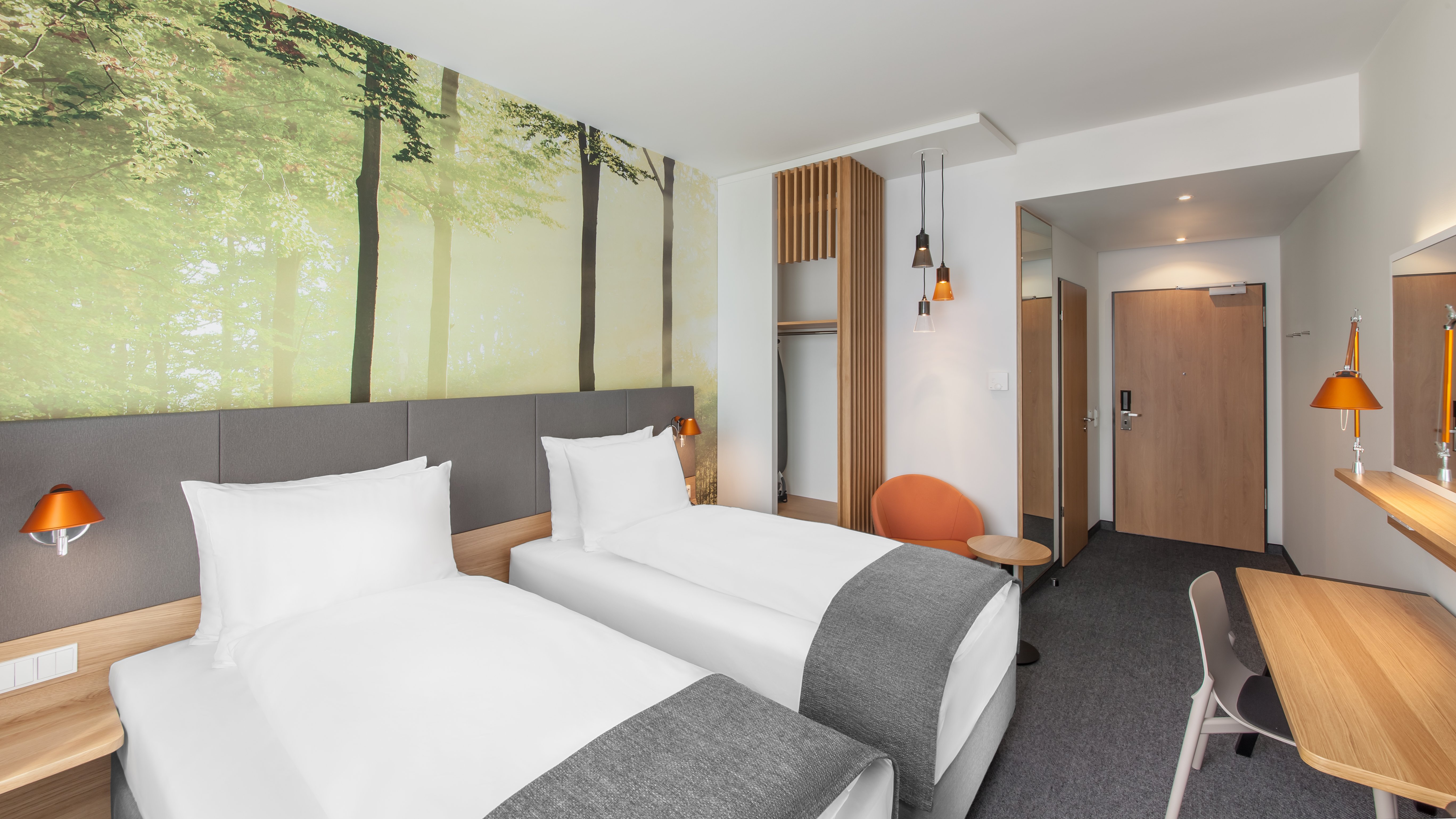 COURTYARD, STANDARD, TWIN BEDS