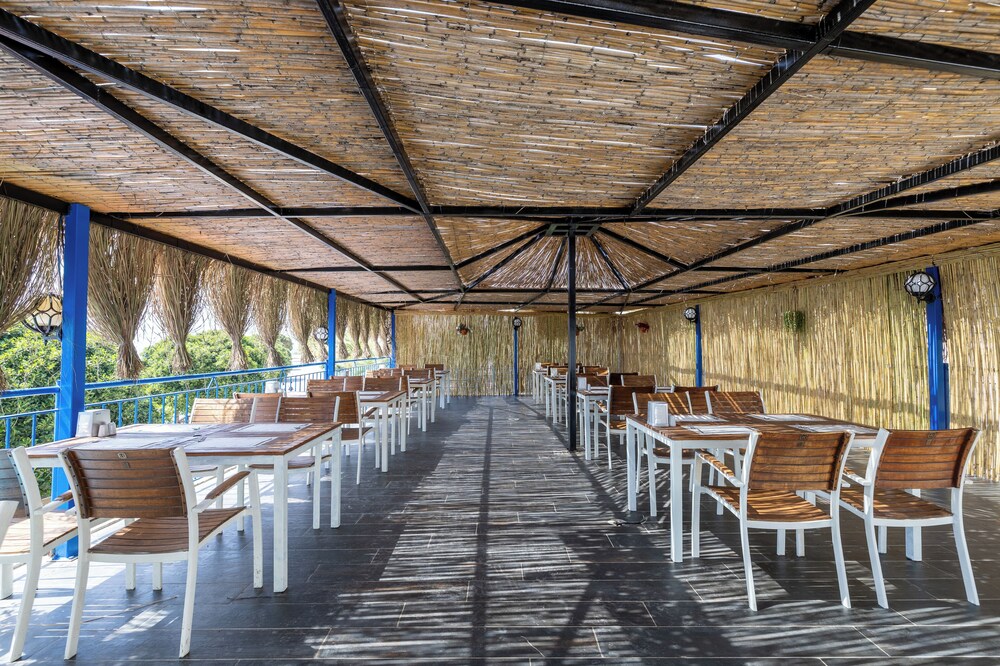 MAXSEA Beach Hotel 28/44