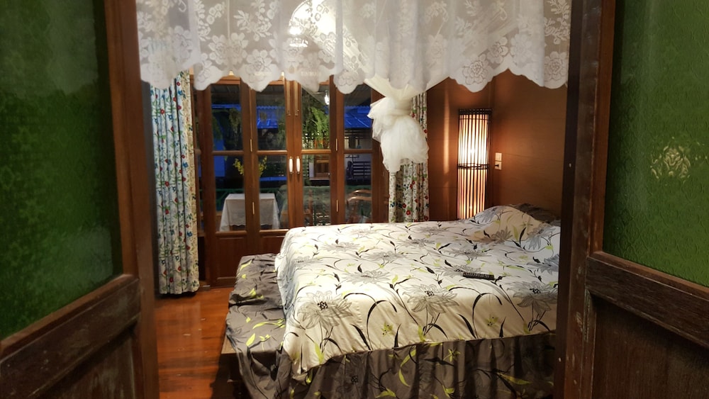 BANG LUANG HOUSE BANGKOK 3/70