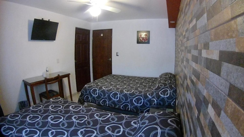 San Luis Hotel 31/32
