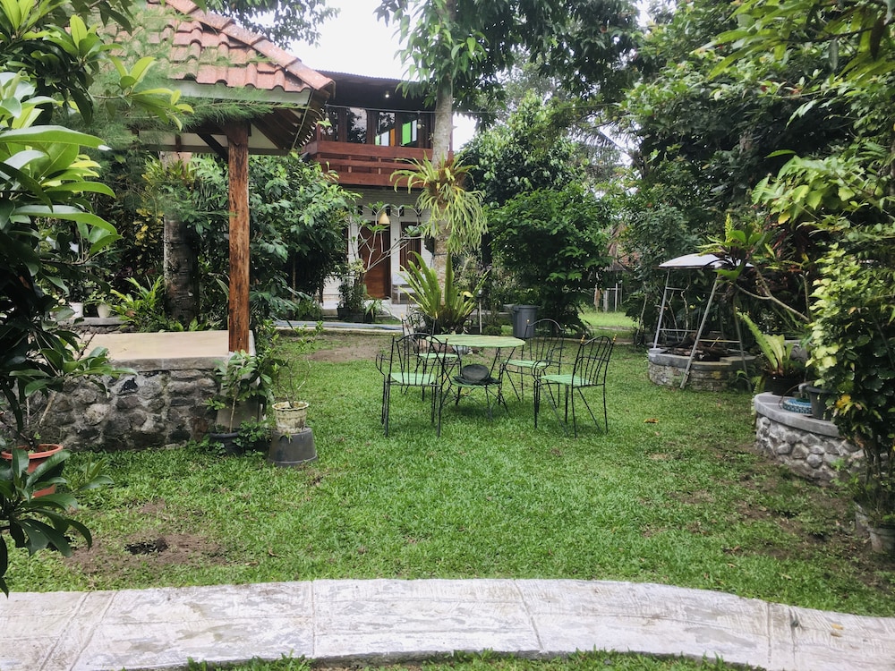 The Riverside Javanese Cottages 32/45