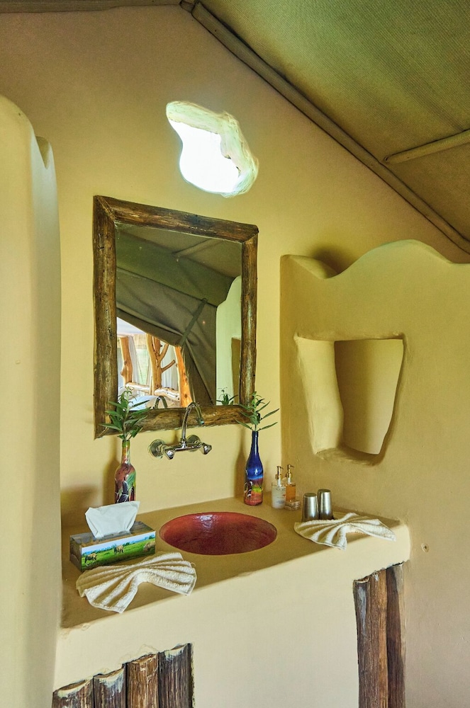 IKOMA TENTED CAMP 50/50