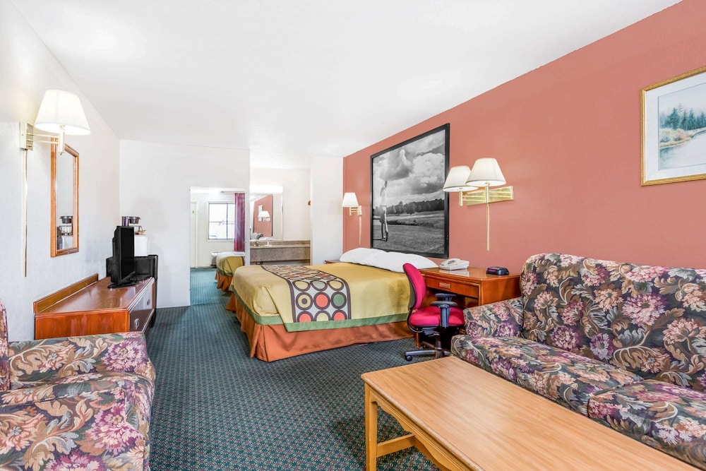 Super 8 by Wyndham Santee 15/23
