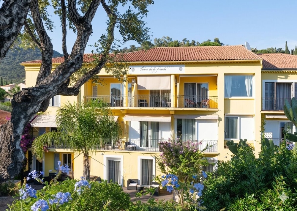 Hôtel De La Fossette 1/40