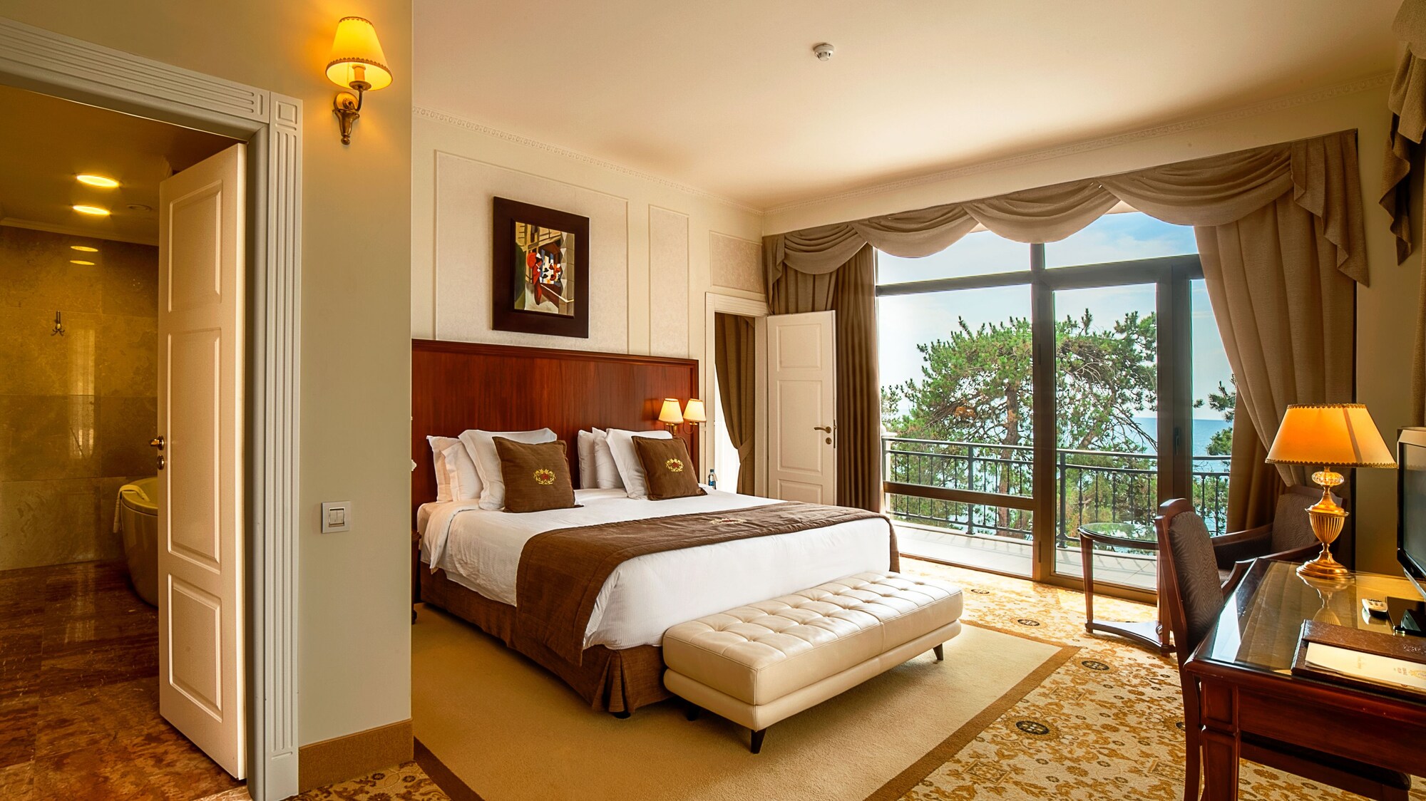 Executive, Suite, 2 King Beds