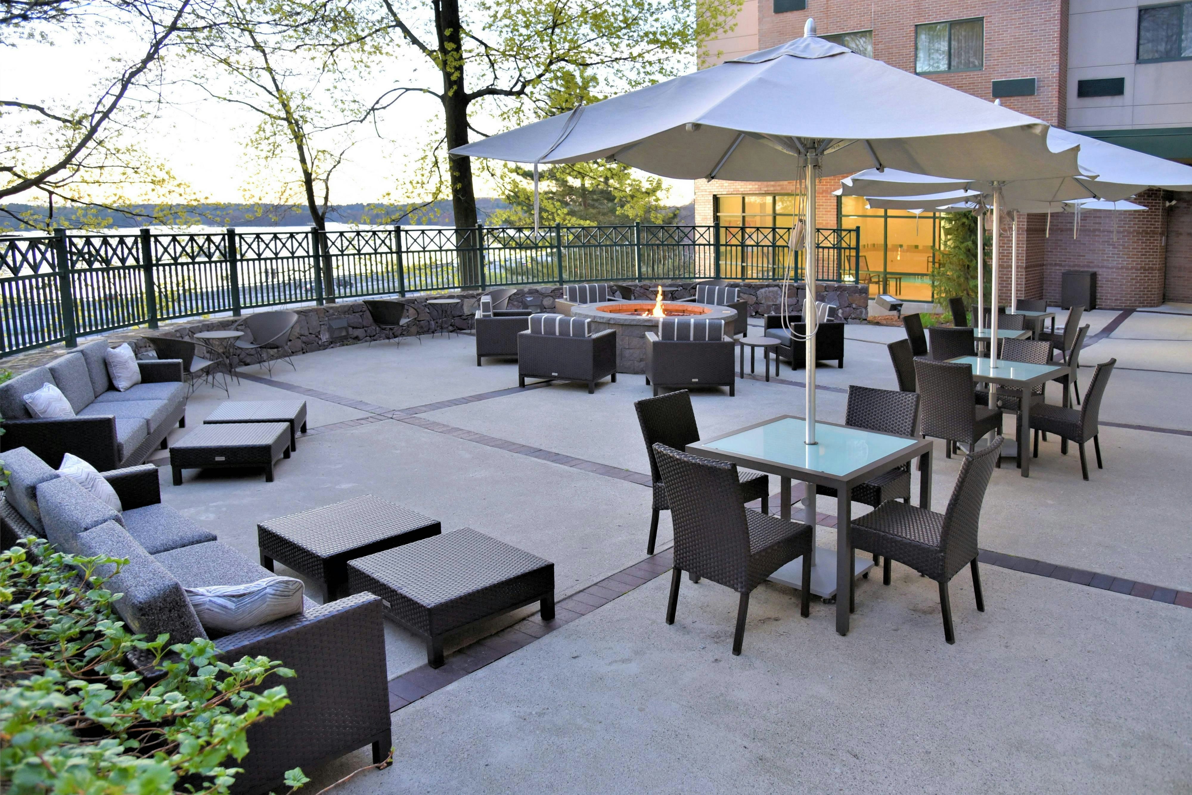 Courtyard by Marriott Boston Waltham 14/18