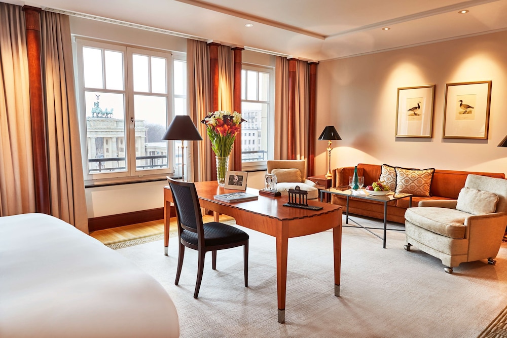 Hotel Adlon Kempinski Berlin 68/73