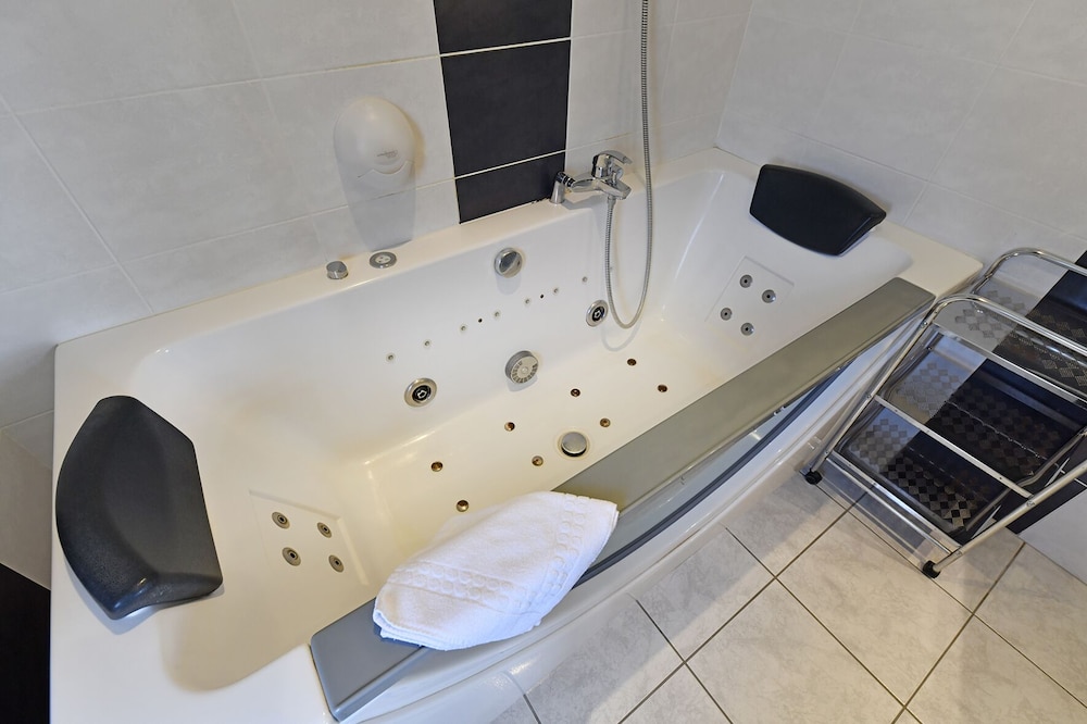 Hostellerie du Cantal 9/15