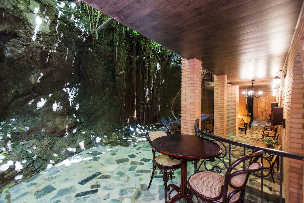 Bloom Boutique Hotel 44/50