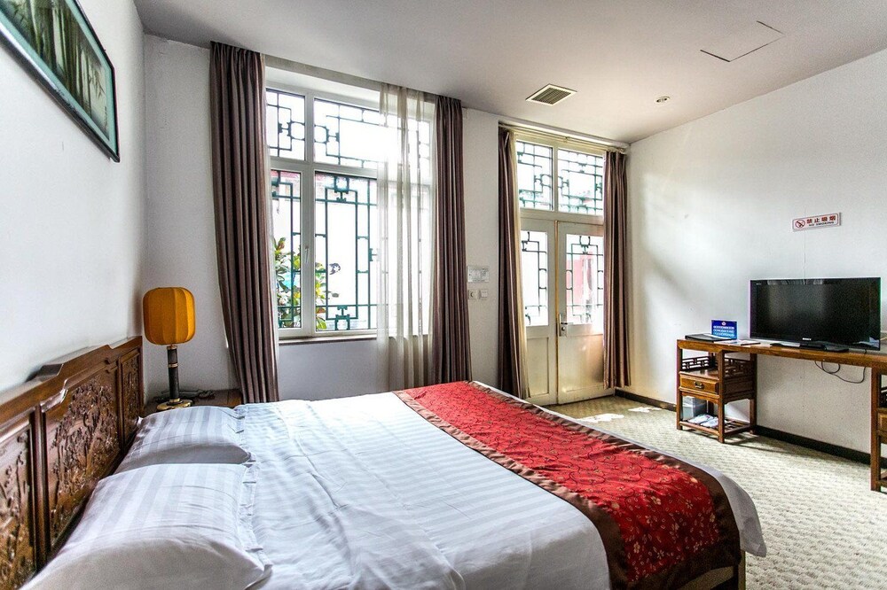 Renjoy Hotel 10/28