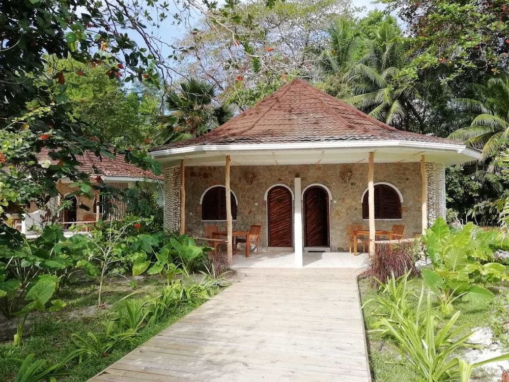 Bliss Praslin Seychelles 1/68