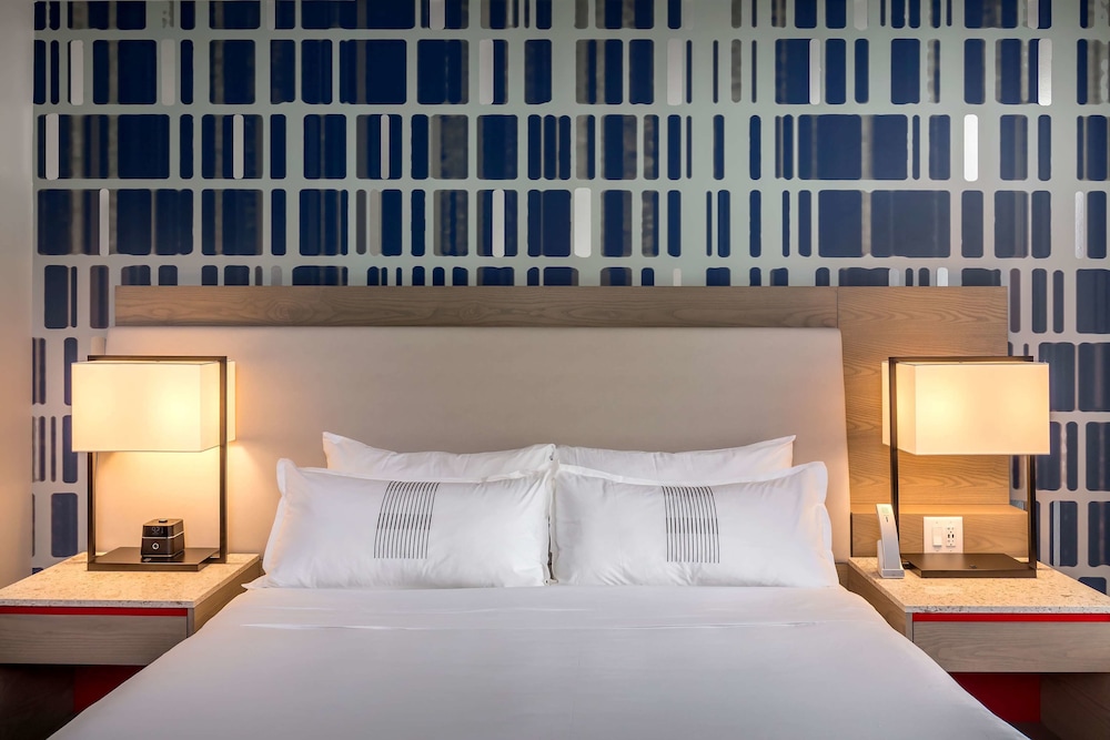 The Summit Hotel 16/62