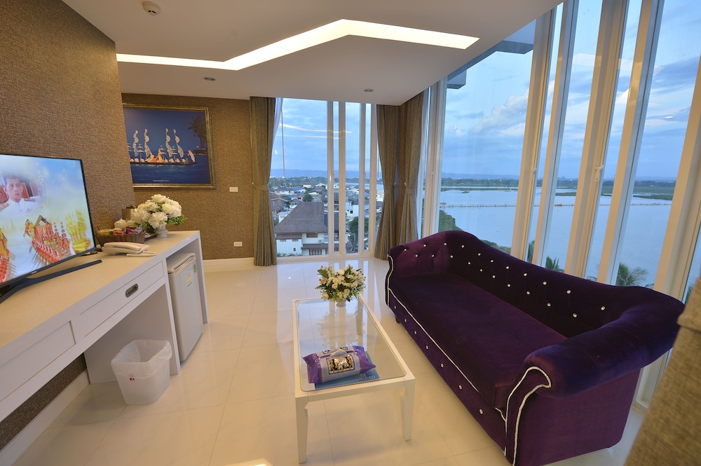 Phuglong Luxury Hotel 50/50