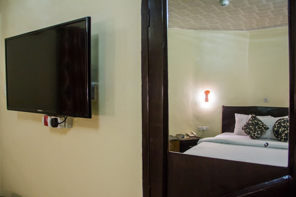 Benestar Suites 12/42