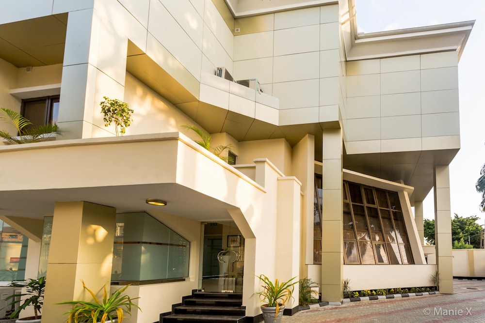 Morning Side Suites Etim Inyang 1/37
