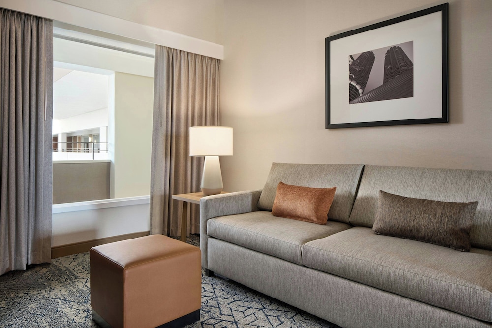 Sheraton Chicago O Hare Airport Hotel 45/73