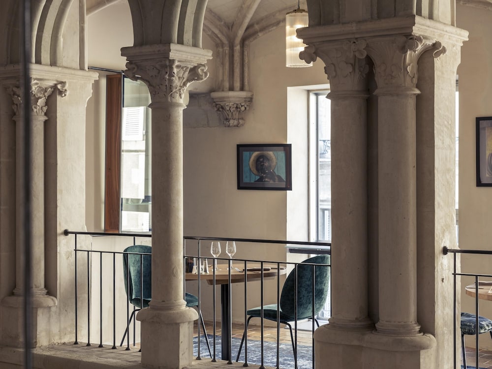 Mercure Poitiers Centre 68/73