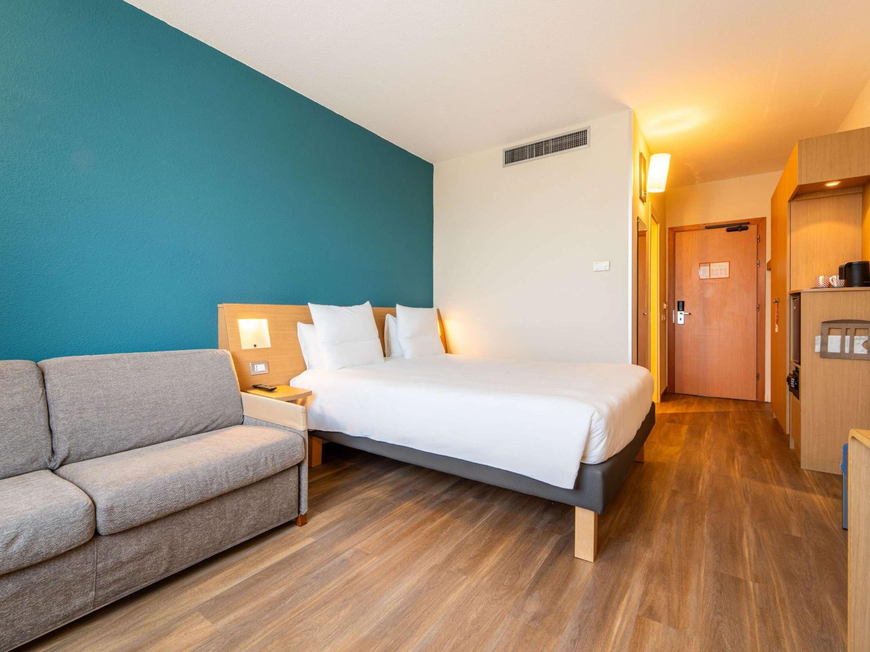 غرفة تنفيذية بسرير كينج مع أريكة، Novotel Roma Est 2/10