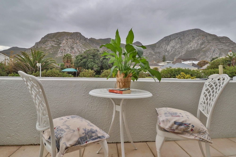 Hermanus Beachfront Lodge 17/43