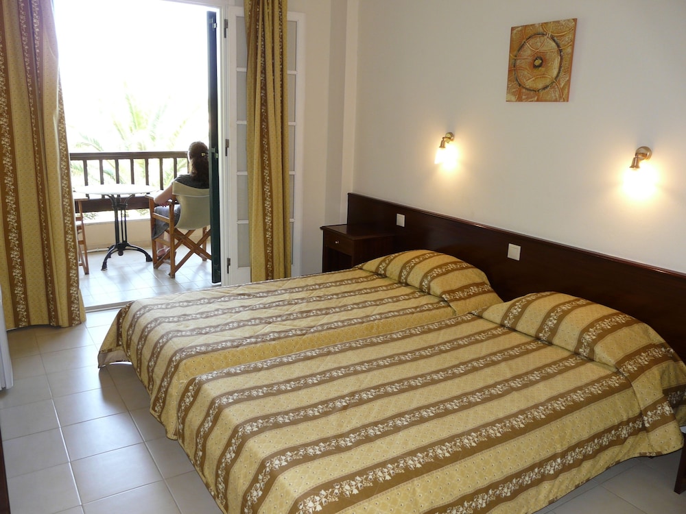 Fiori Hotel 10/50