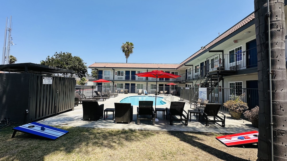 Studio6 Suites San Ysidro, CA – San Diego South Bay 40/51