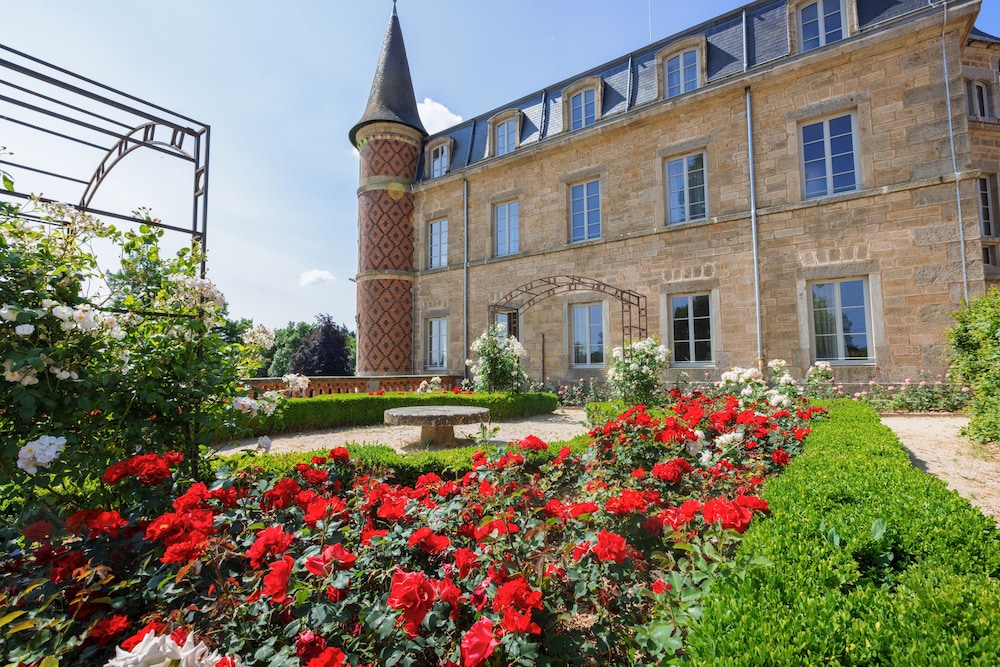 Demeures & Chateaux Domaine De Valinches 38/43