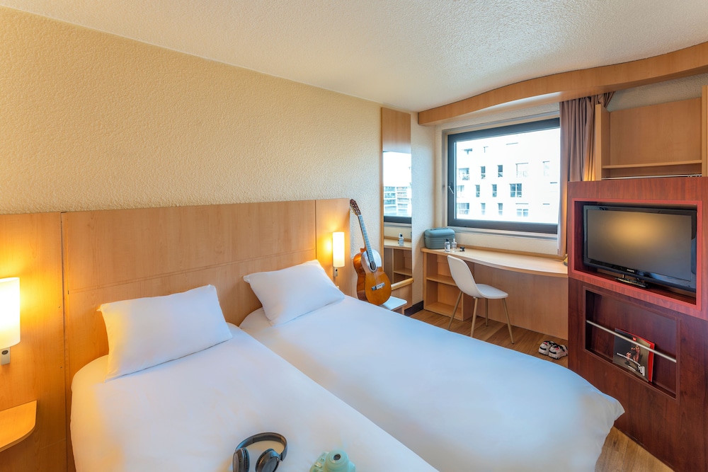 Ibis Paris 17 Clichy Batignolles 18/75