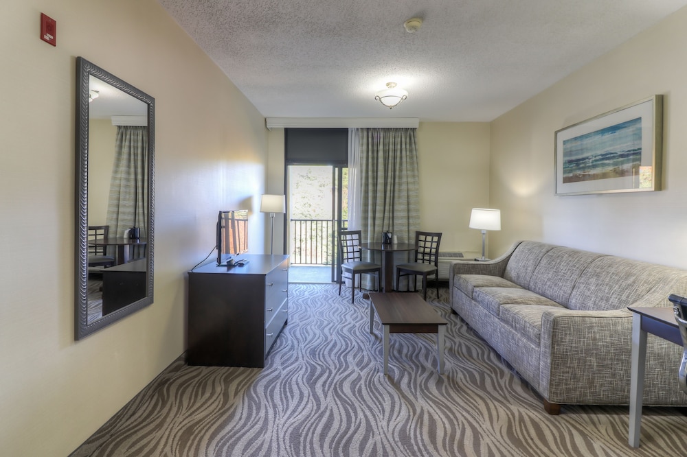 The Breakers Hotel and Suites 13/24