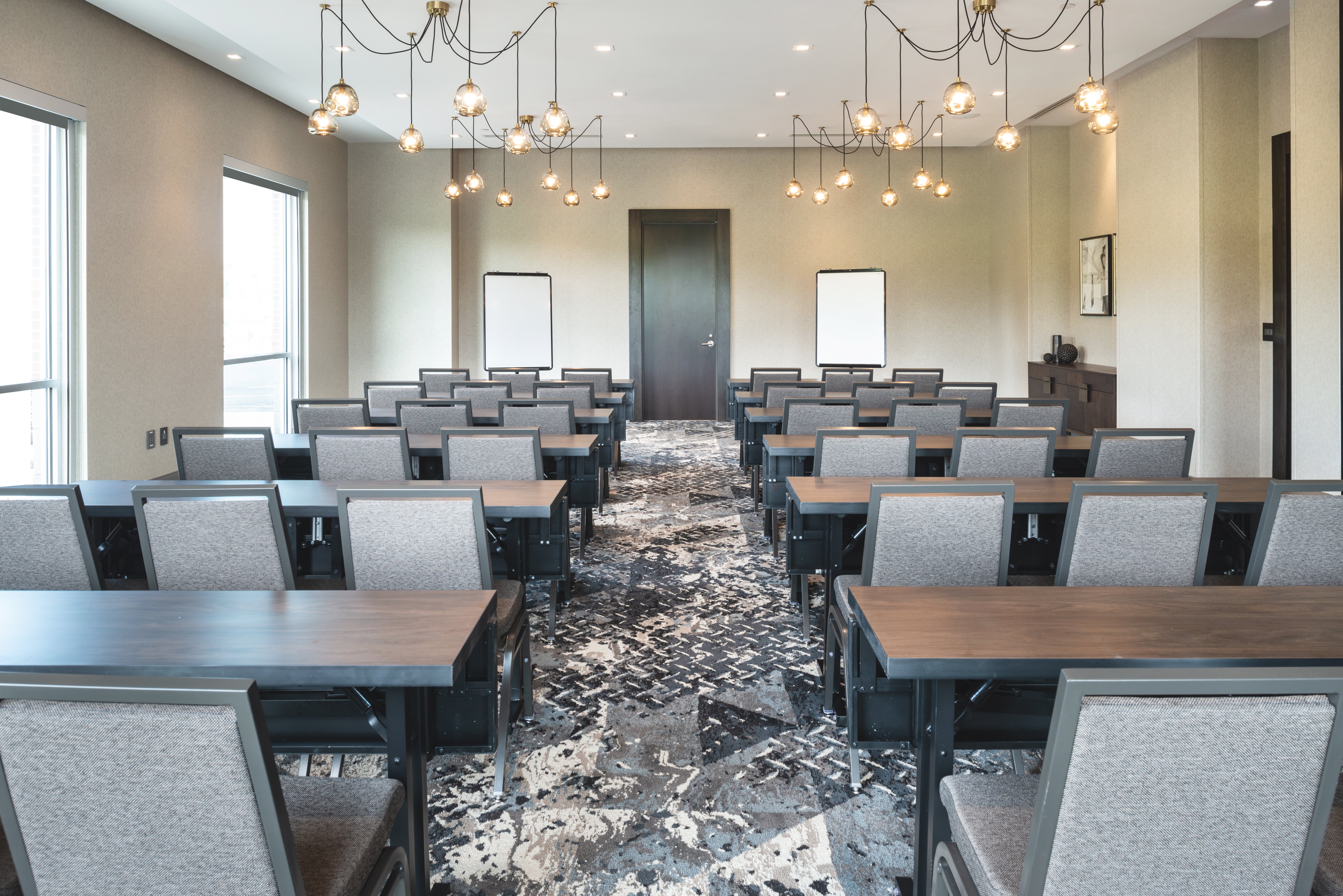 HOLIDAY INN BOSTON LOGAN AIRPORT - CHELSEA 47/64