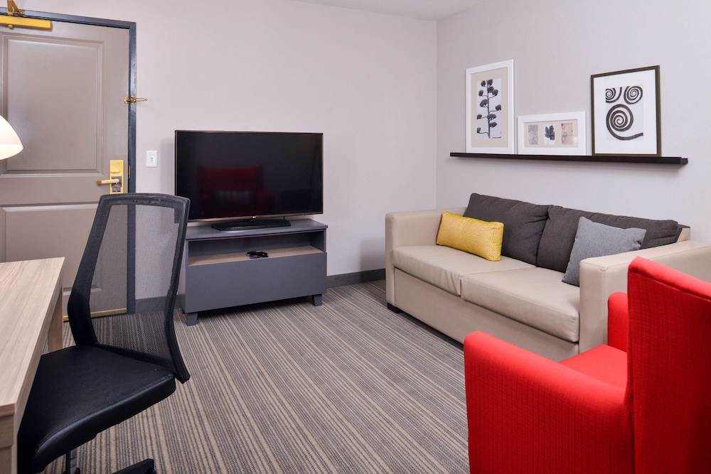 Country Inn and Suites By Radisson Tinley Park IL 25/33