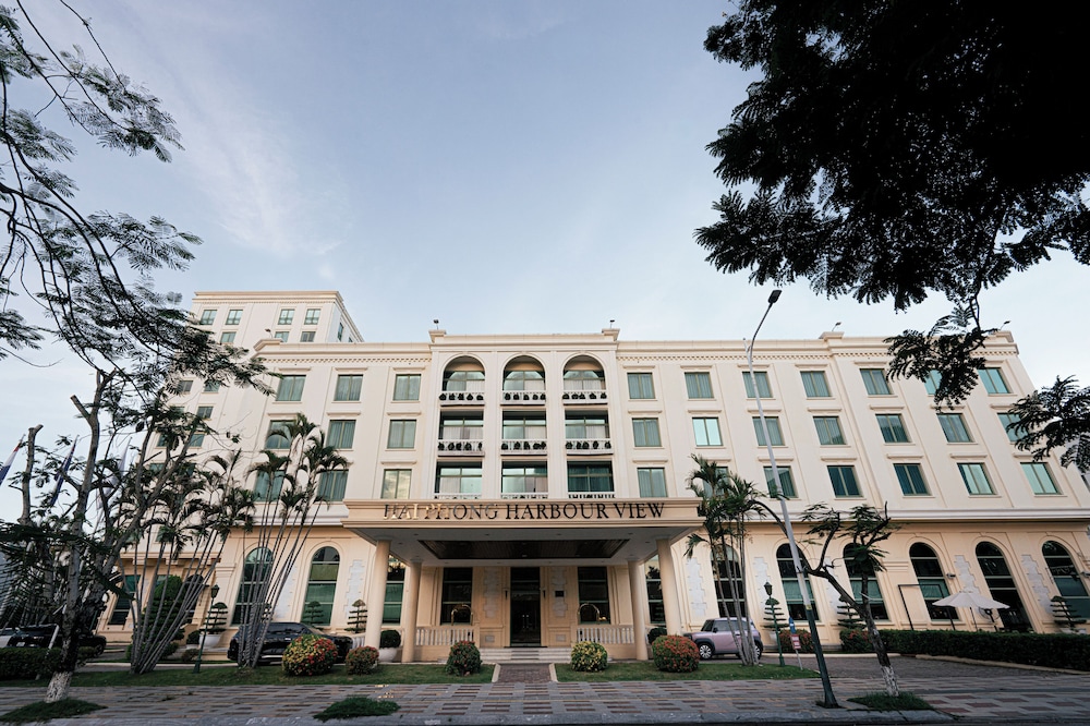 Avani Hai Phong Harbour View Hotel 1/50
