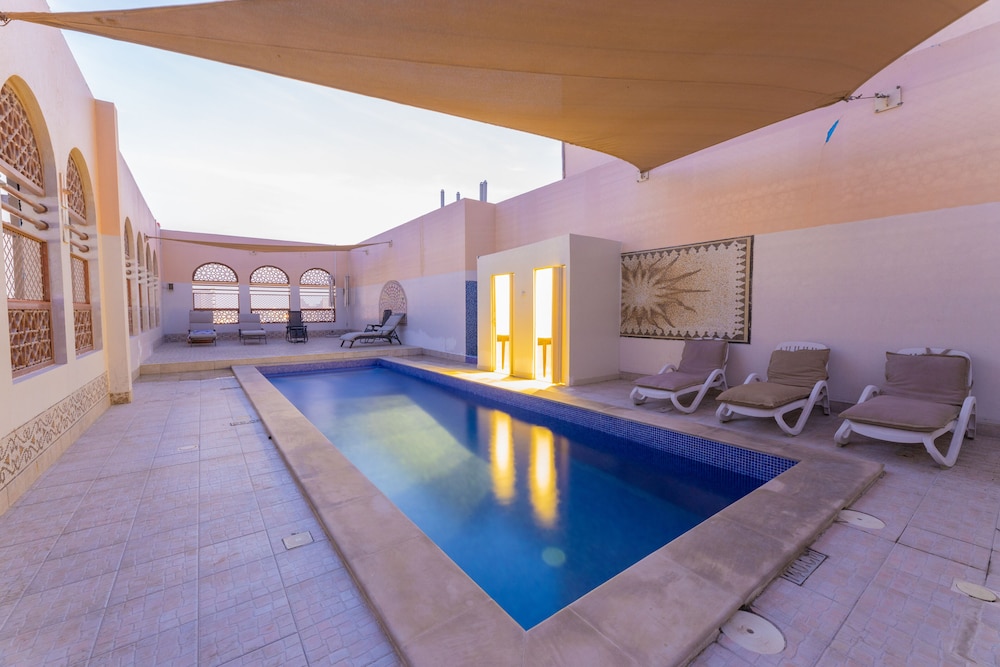 swimming pool spa