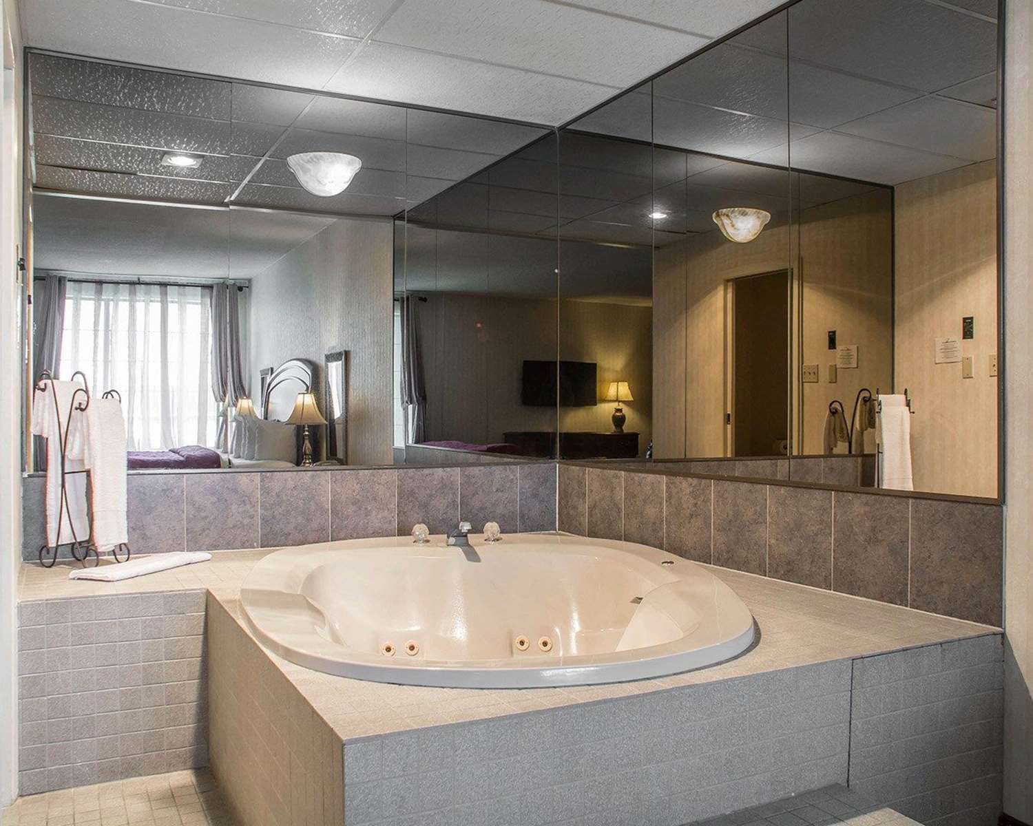 Quality Hotel Suites Woodstock 35/35