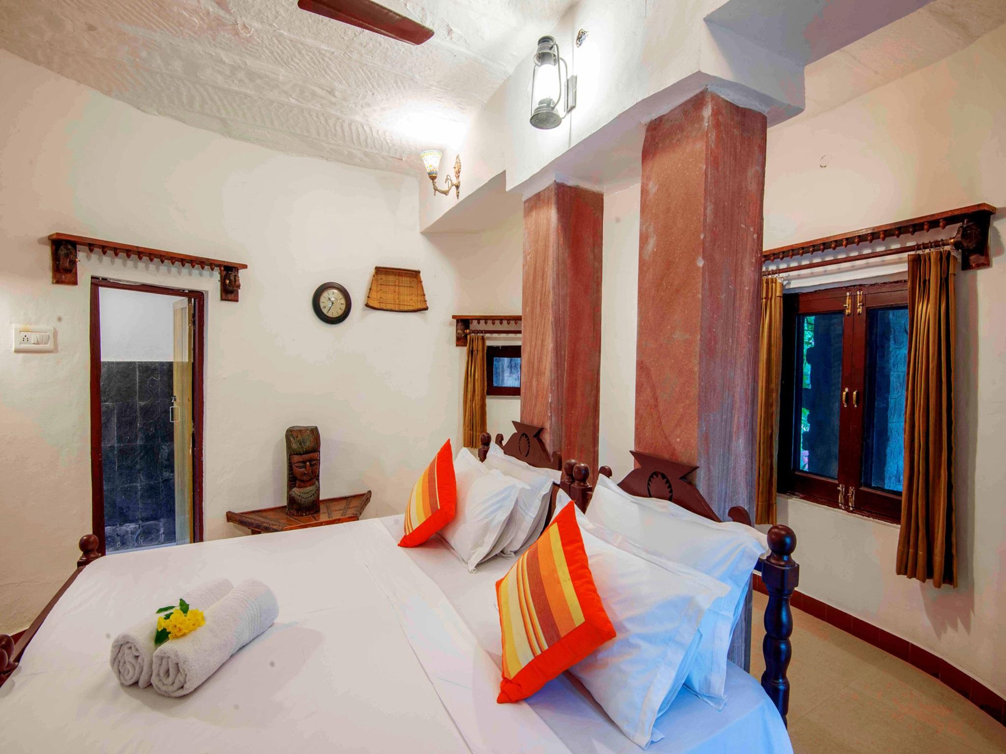 Garden, King Bed