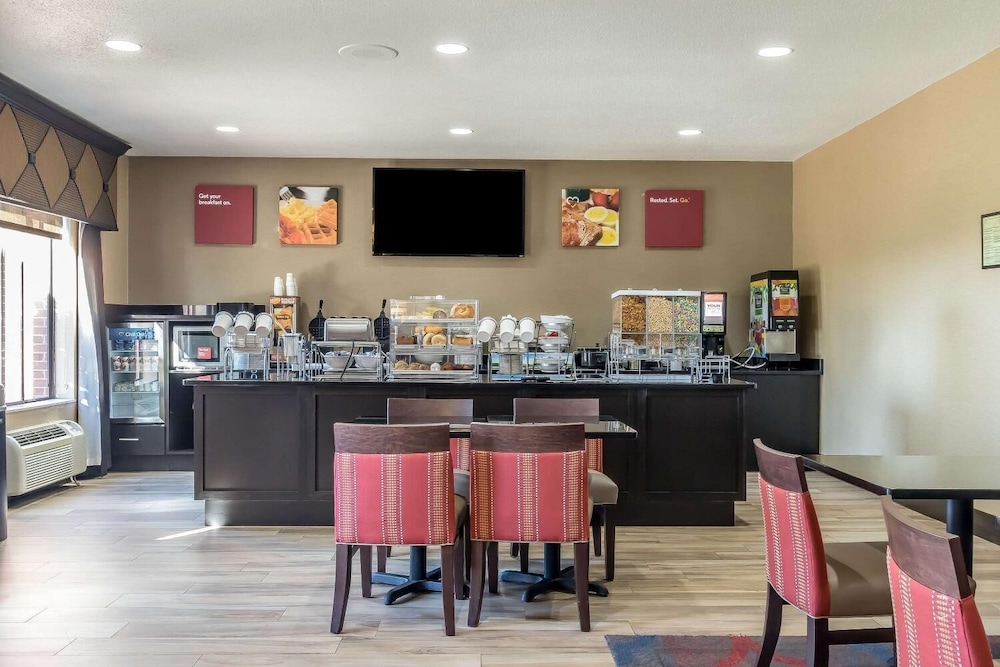Comfort Suites St Charles-St Louis 32/38