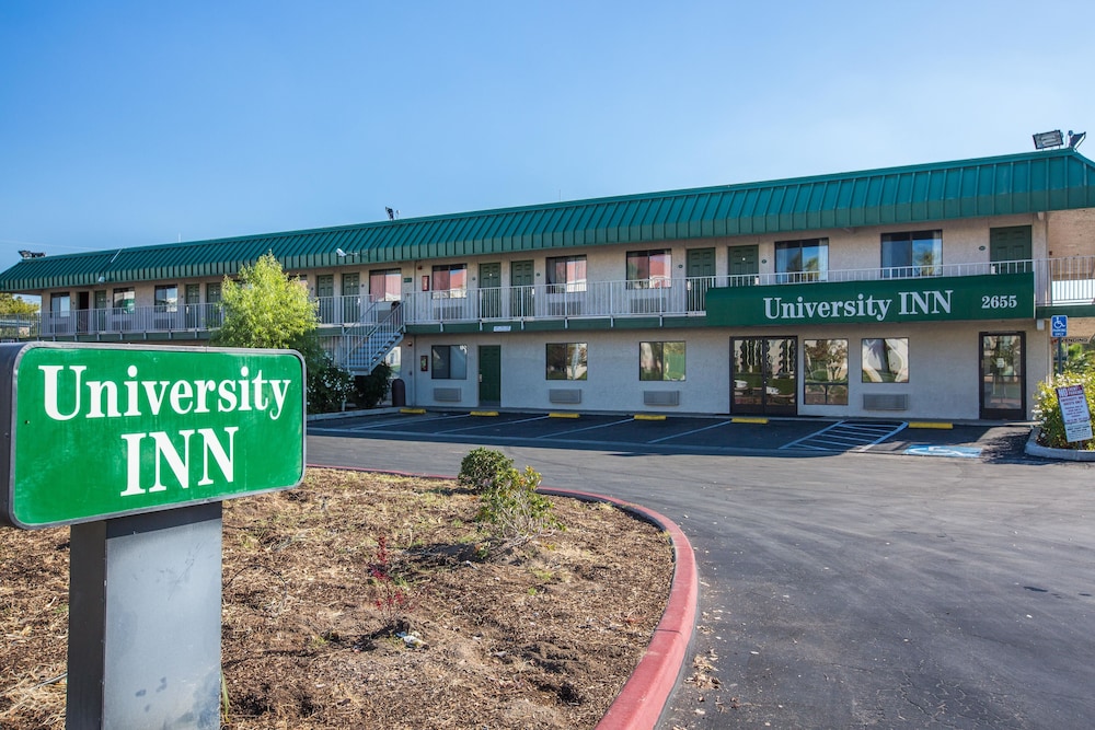 University Inn Fresno 7/48