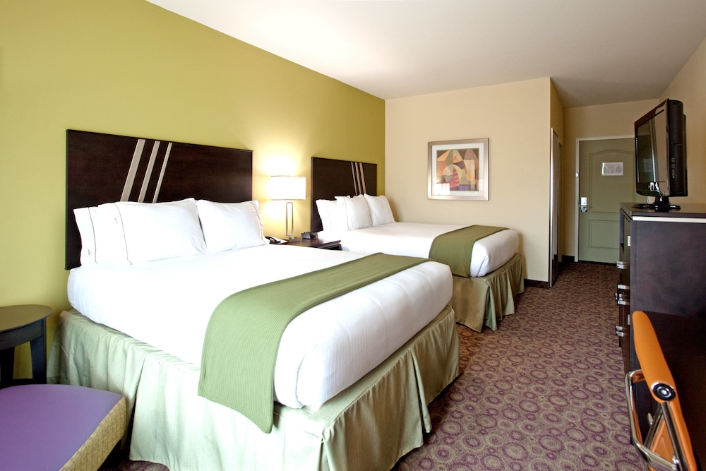 Holiday Inn Express & Suites Clemson - Univ Area 14/82