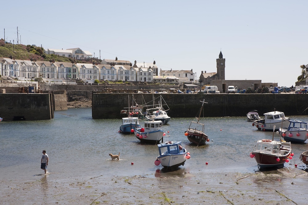 Harbour Inn 37/48