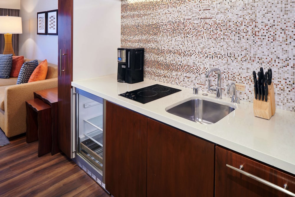 Hokulani Waikiki By Hilton Grand Vacations 62/68