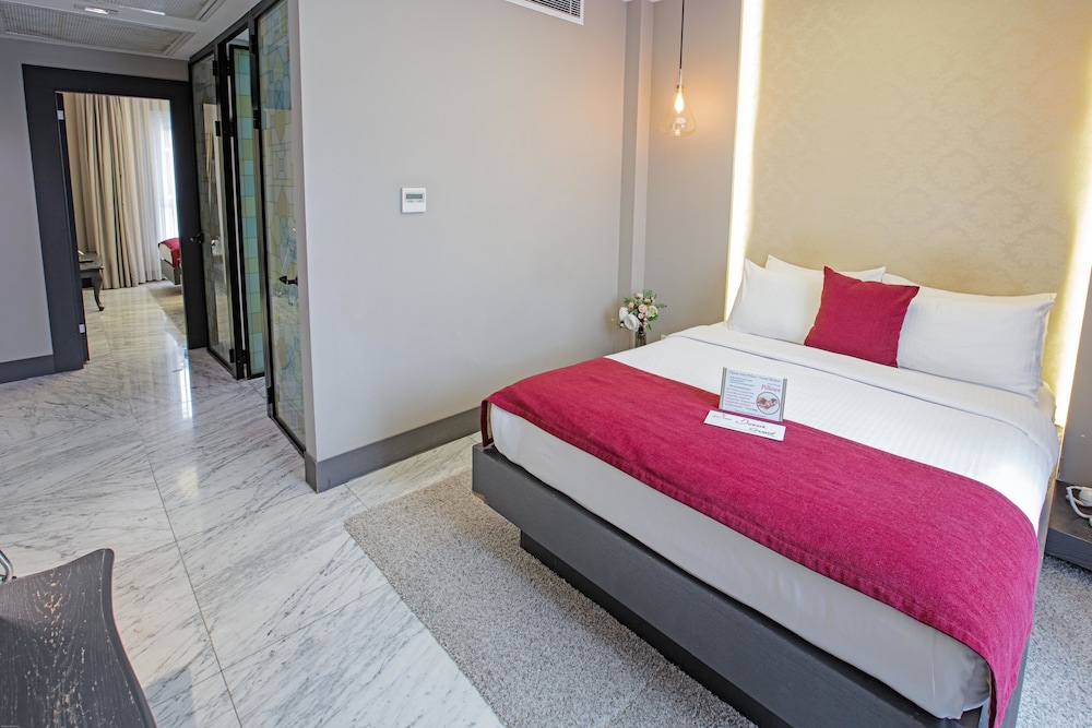 Nowy Efendi Hotel - Special Class 19/77