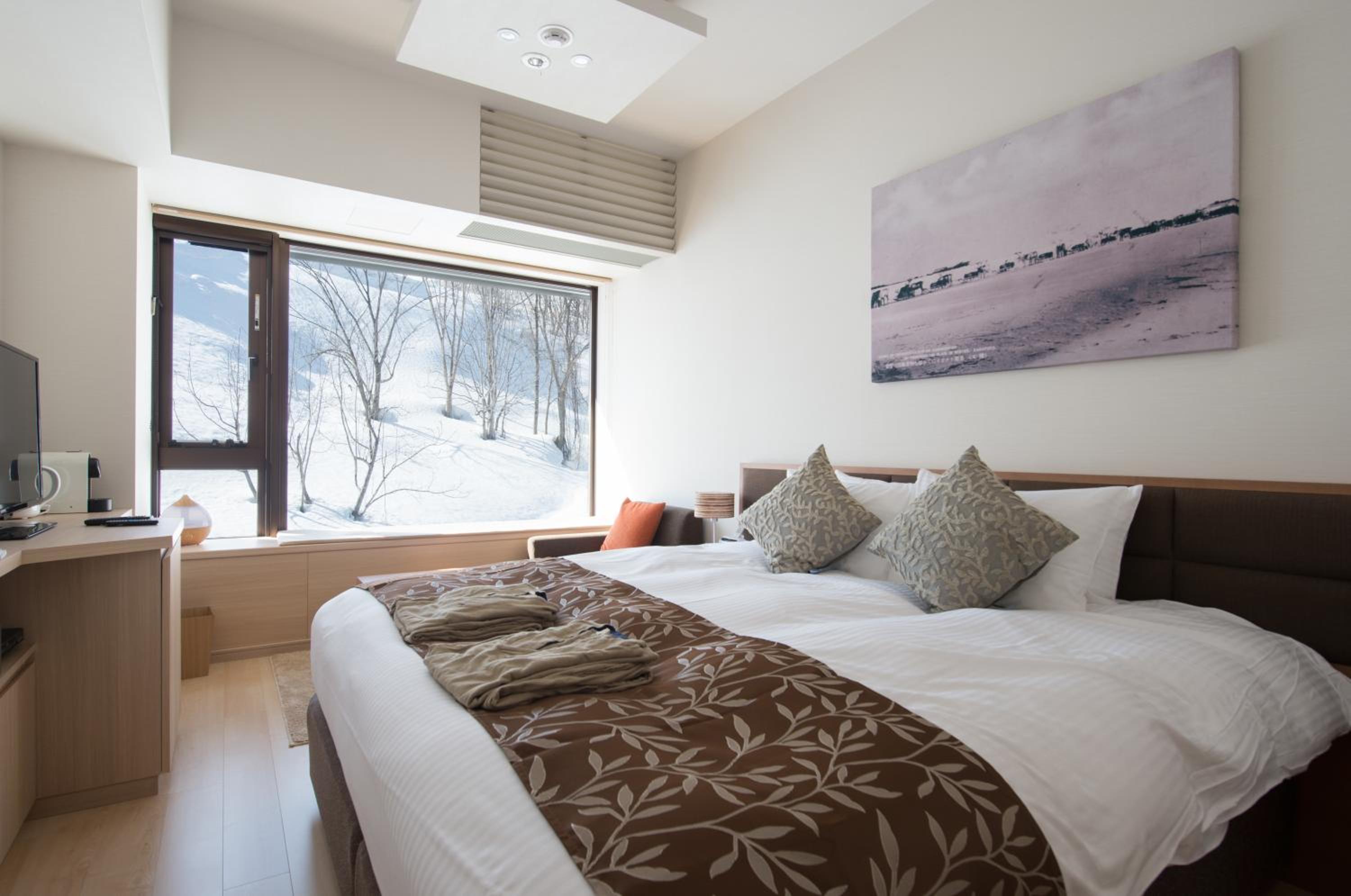 Room, Double or Twin Bed, Resort Side