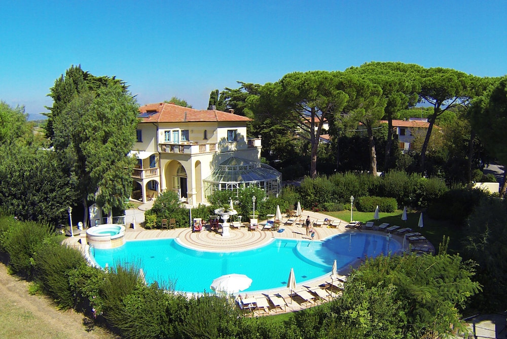Relais & Residence Villa Mazzanta 42/50