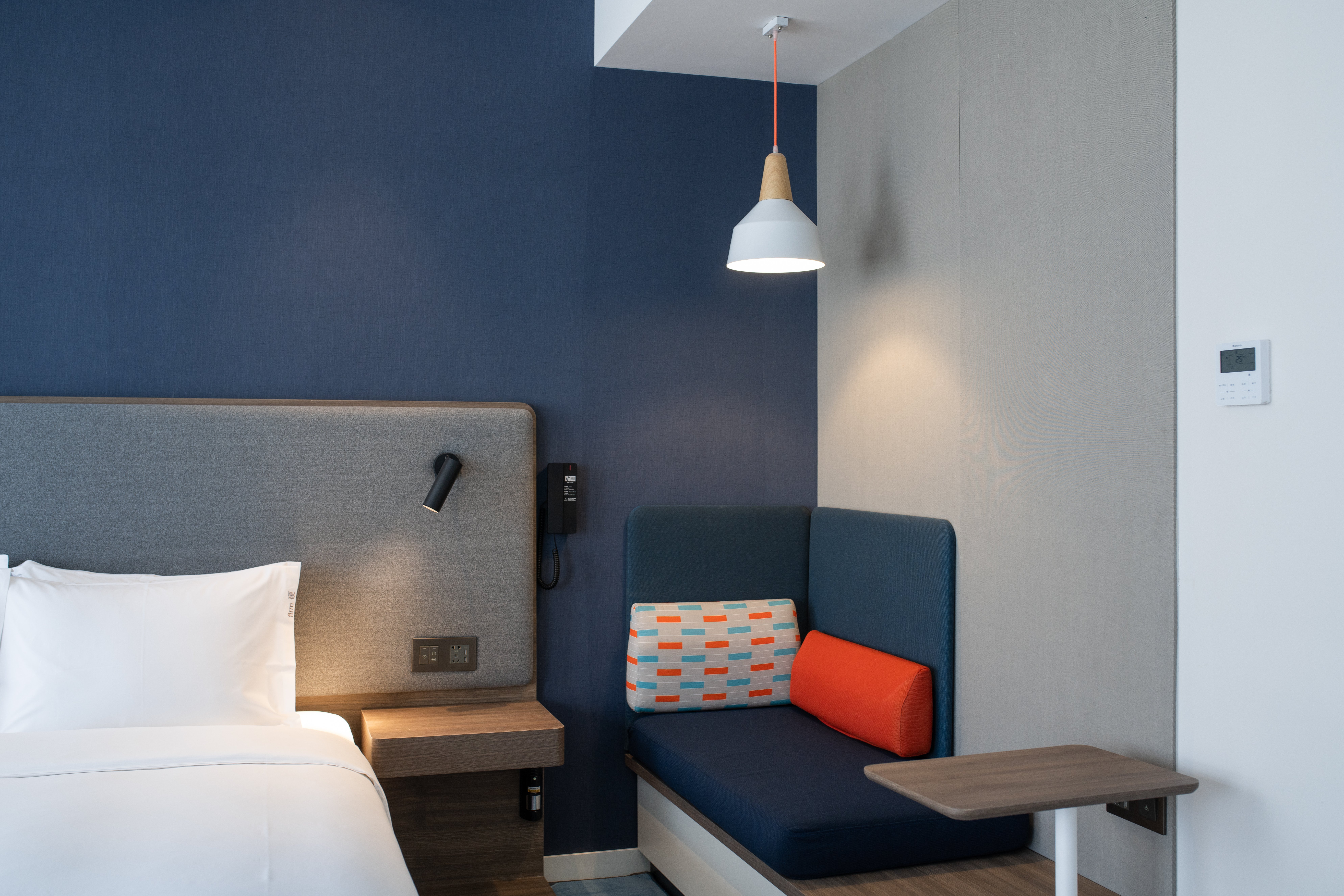 Holiday Inn Express Zhuhai Gongbei 18/63